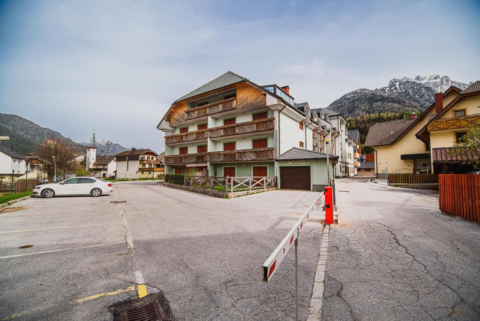 Apartments Slavec With Free Onsite Parking Kranjska Gora Εξωτερικό φωτογραφία