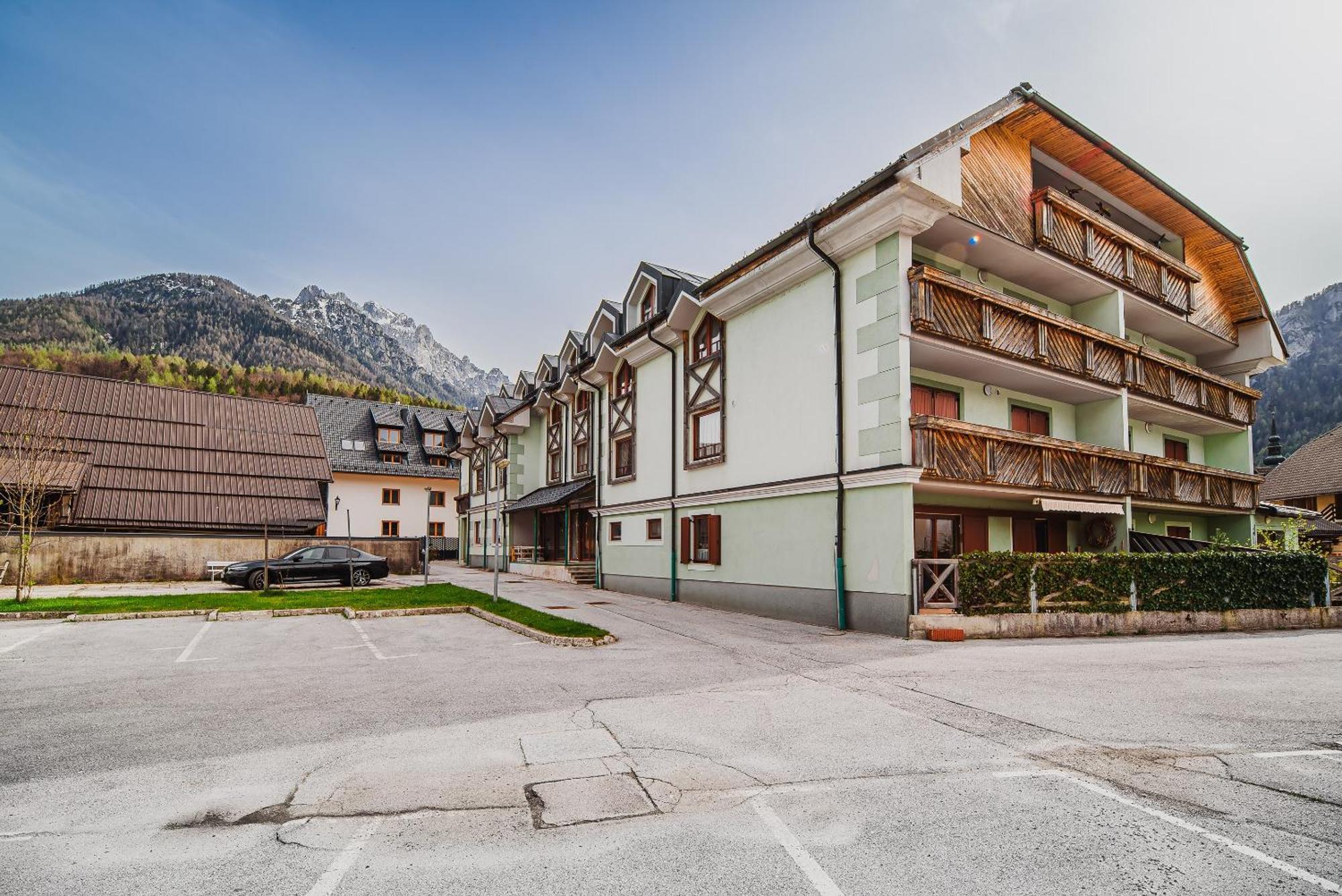 Apartments Slavec With Free Onsite Parking Kranjska Gora Εξωτερικό φωτογραφία