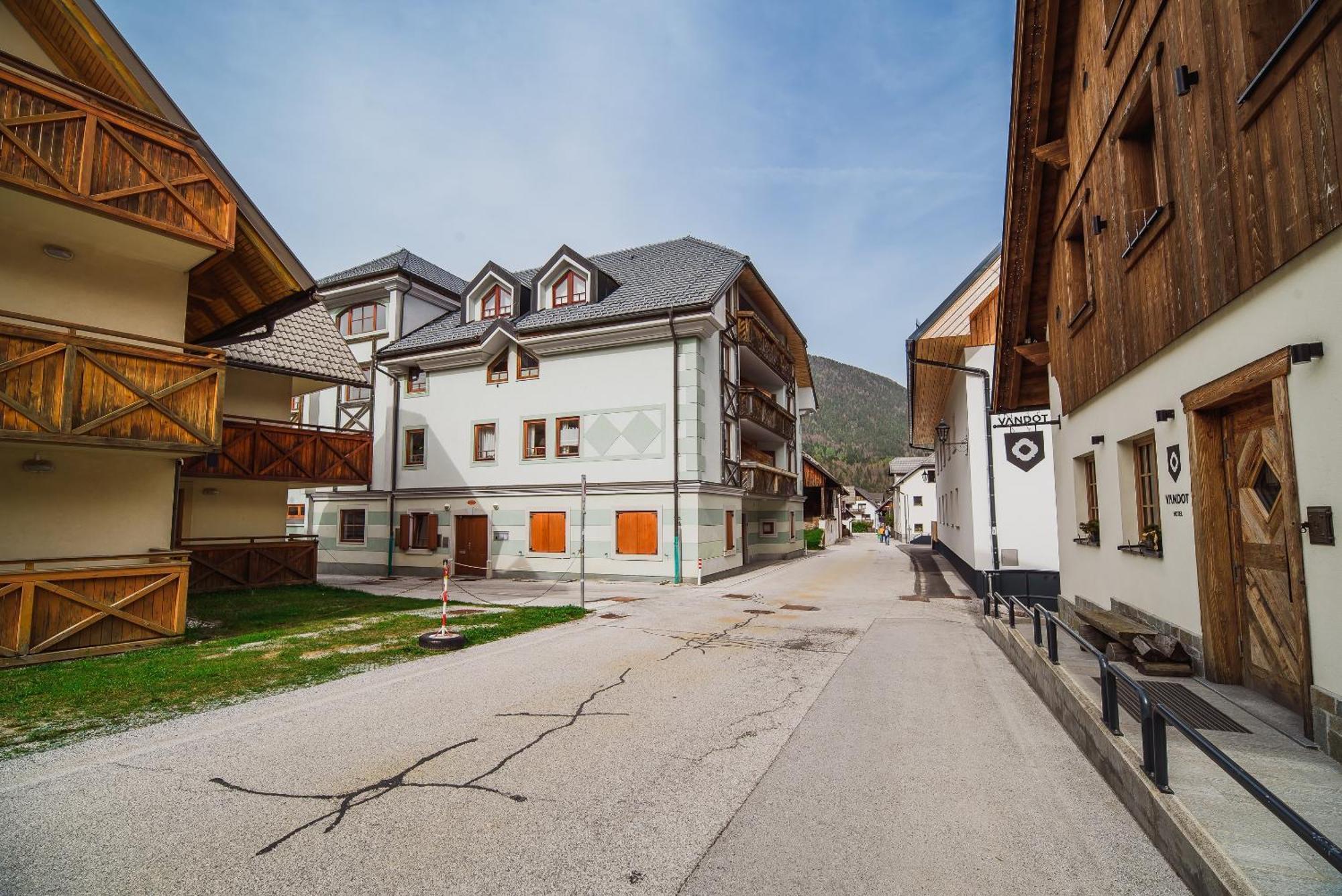 Apartments Slavec With Free Onsite Parking Kranjska Gora Εξωτερικό φωτογραφία