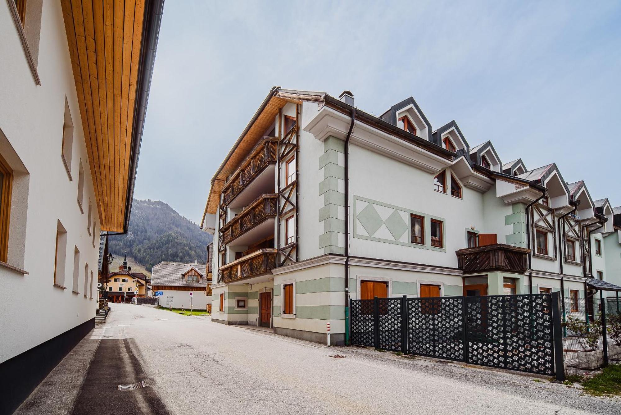 Apartments Slavec With Free Onsite Parking Kranjska Gora Εξωτερικό φωτογραφία