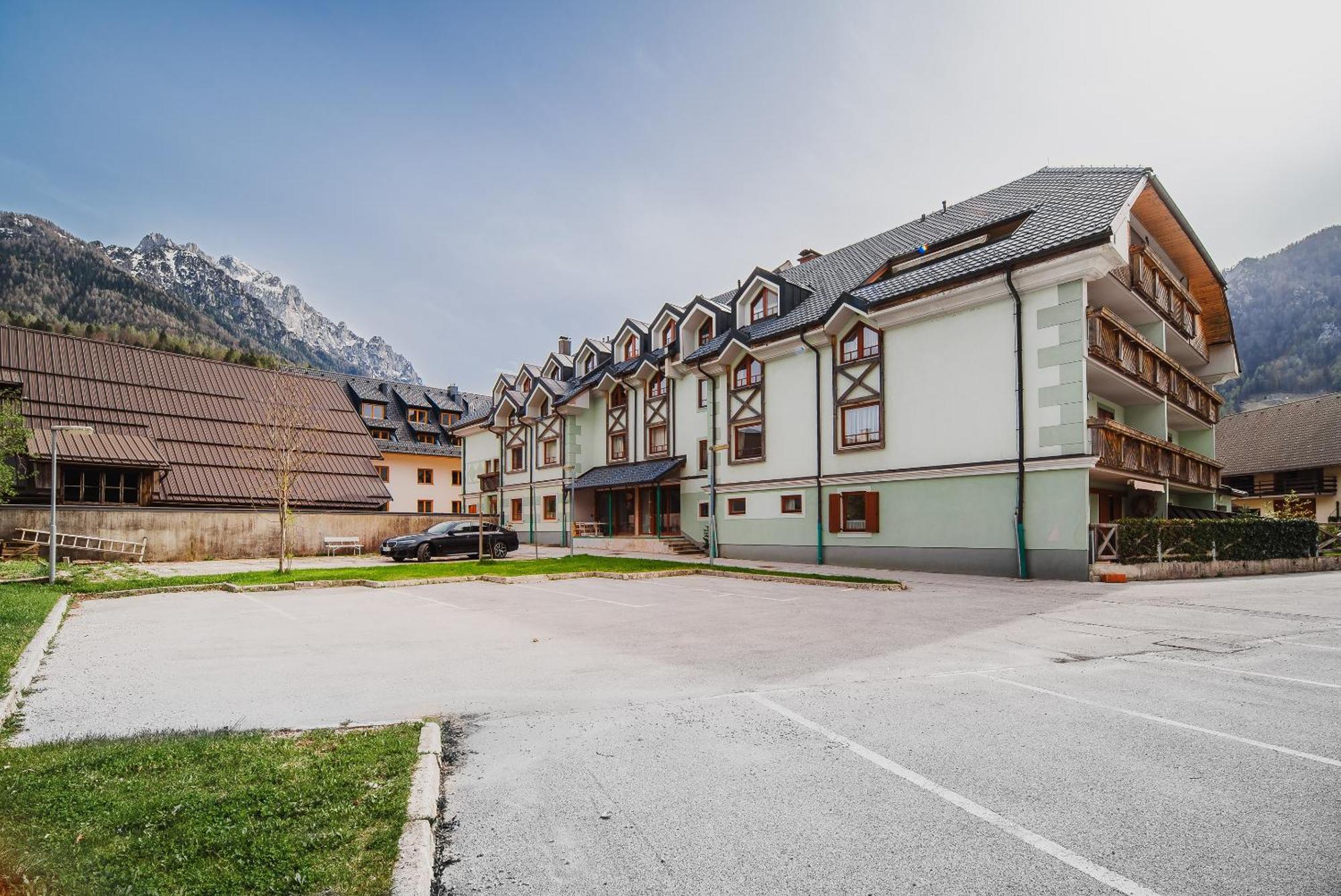 Apartments Slavec With Free Onsite Parking Kranjska Gora Εξωτερικό φωτογραφία